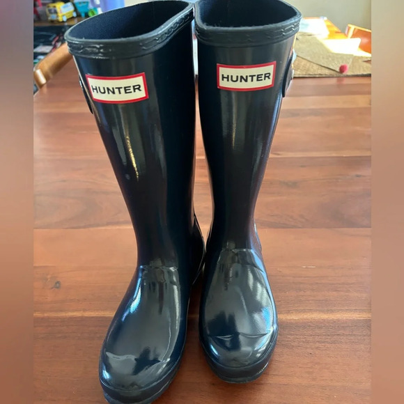Hunter Original Tall High Gloss Rain Boots in Navy - Picture 2 of 9